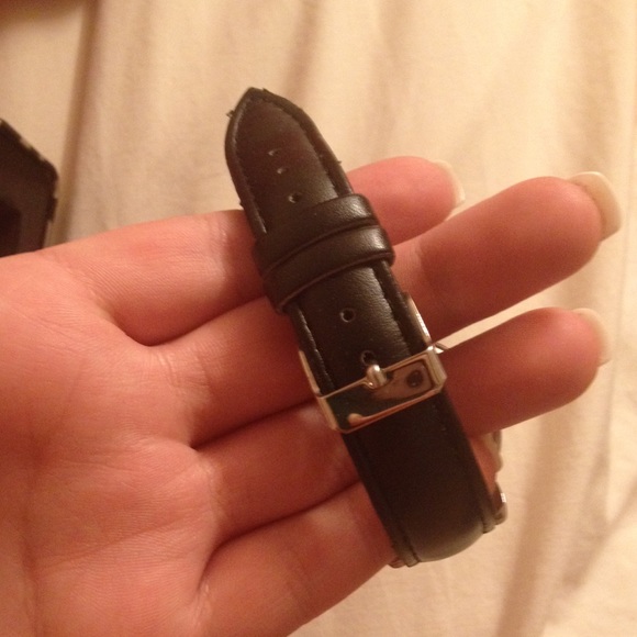 Watch - Picture 3 of 4