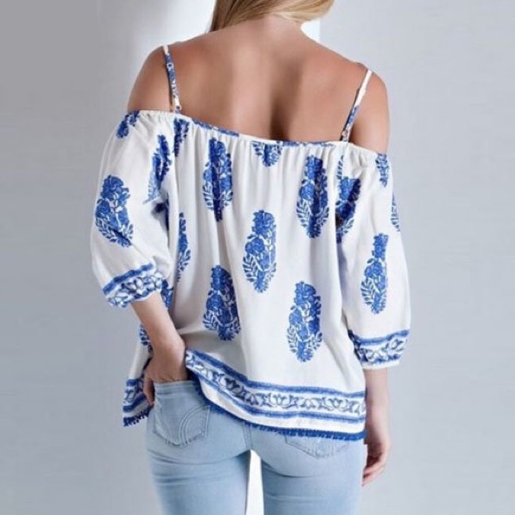 Off The Shoulder Blouse - Picture 3 of 6