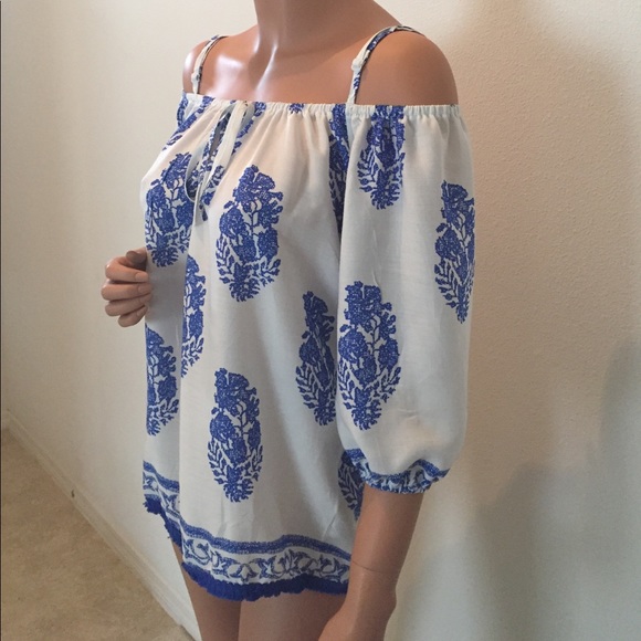 Off The Shoulder Blouse - Picture 6 of 6