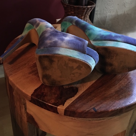 High Heels - Picture 4 of 4