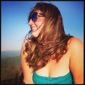 Meet your Posher, Lauren