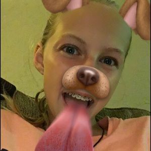 Meet your Posher, Chloe