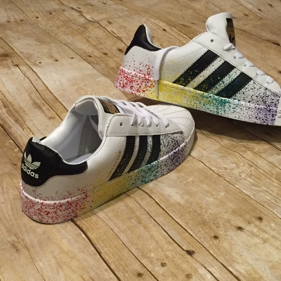 Superstar adidas rainbow NWOB lgbt