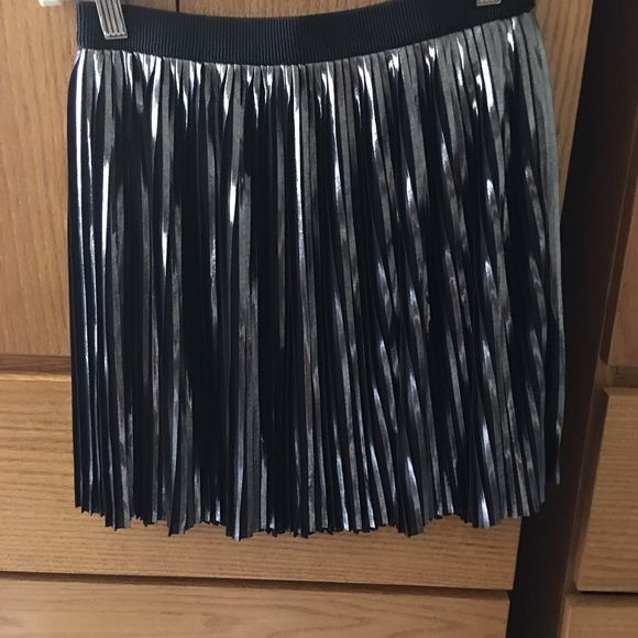 Express metallic pleated high waisted skirt