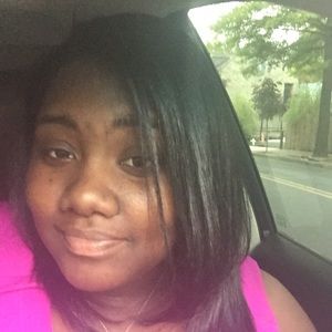 Meet your Posher, Briana