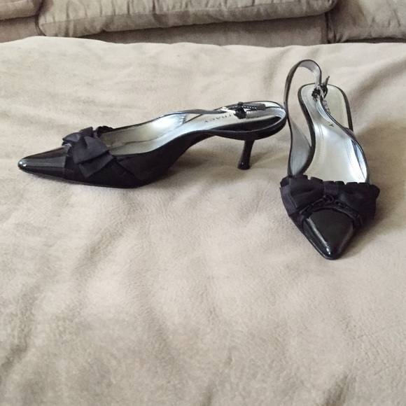 Ellen Tracy black heels