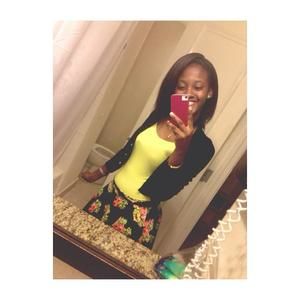 Meet your Posher, Alexia