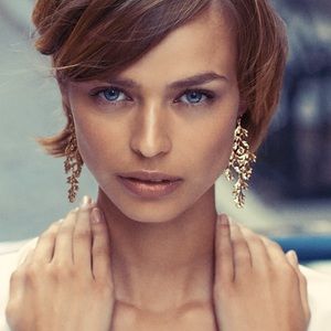 Stella &Dot Grace Chandrliers earrings