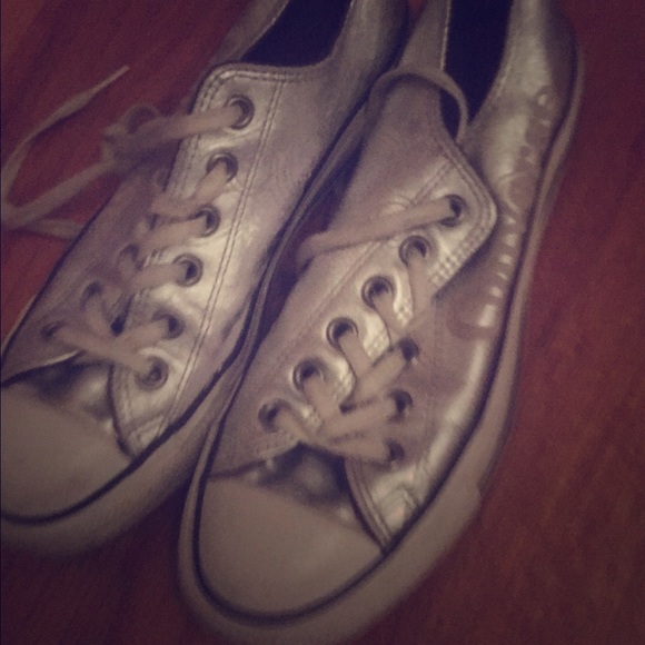 Silver converse