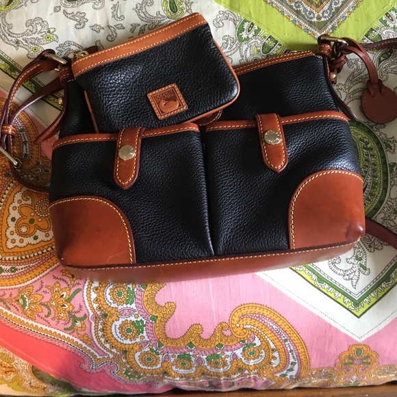 Dooney and bourke purse.