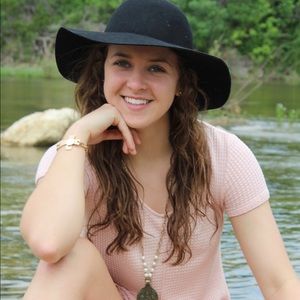 Meet your Posher, Madison