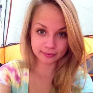 Meet your Posher, Corri