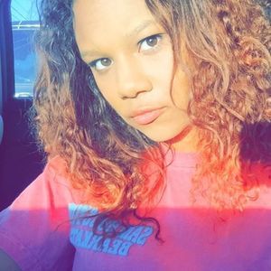 Meet your Posher, Dominique