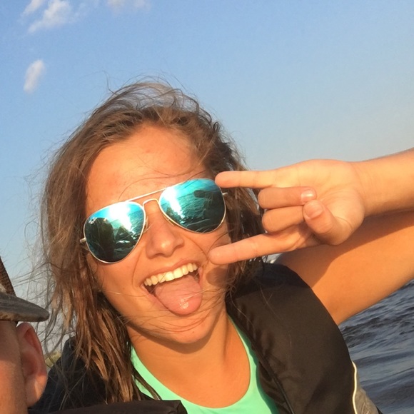 Meet your Posher, Taylor