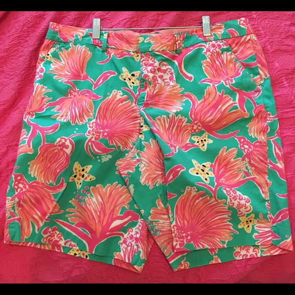 Lilly Pulitzer avenue short
