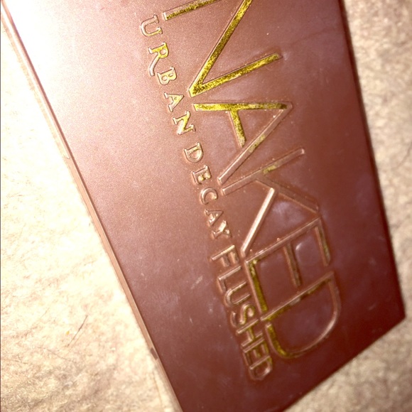 Urban Decay Naked Flushed Palette