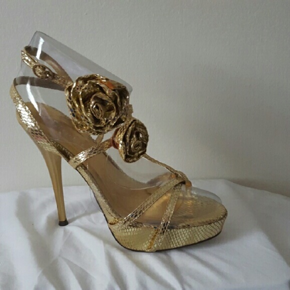 Fahrenheit Sexy Rose accent Strappy Heels