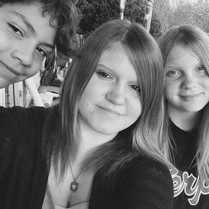 Meet your Posher, Gloria