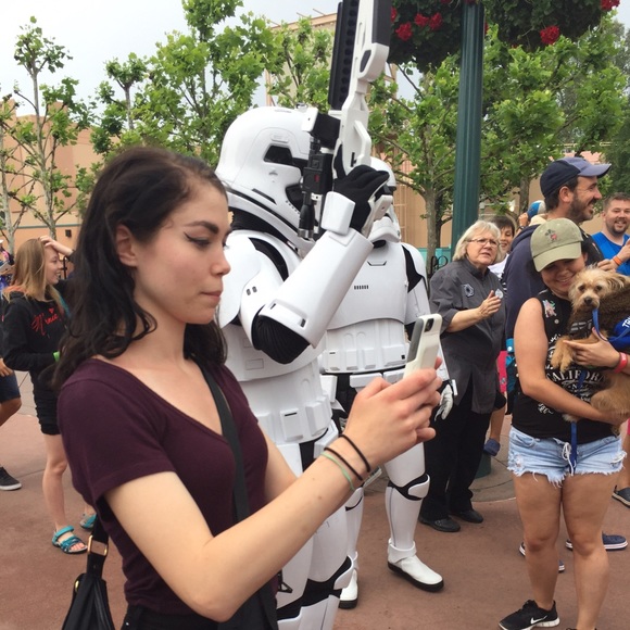 Meet your posher, Carrie :) - Picture 3 of 3