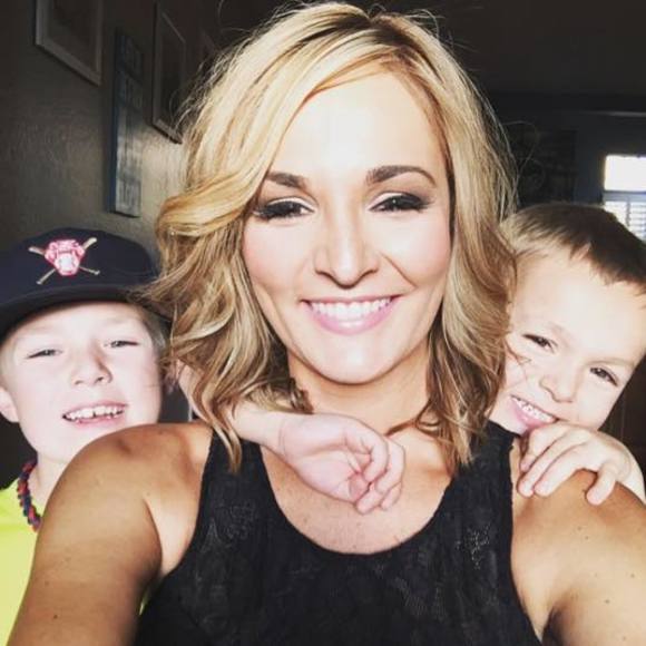 Meet your Posher, Karri - Picture 1 of 1