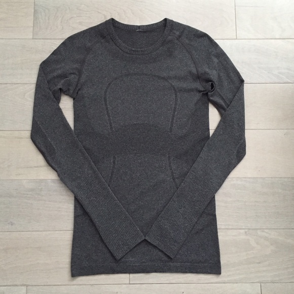 (nwot) lululemon Swiftly Tech Long Sleeve Crew