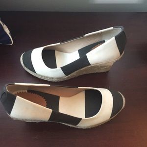 never worn jcrew black and white wedges