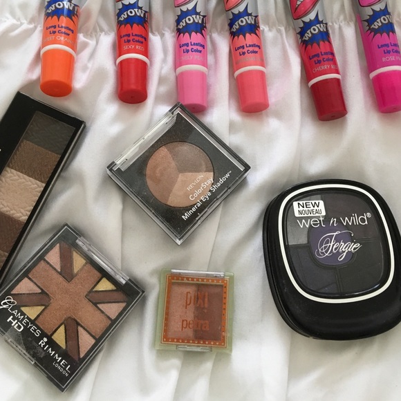 Makeup Bundle - Picture 2 of 4