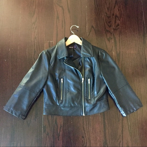 💥SALE💥Vegan Leather Cropped jacket