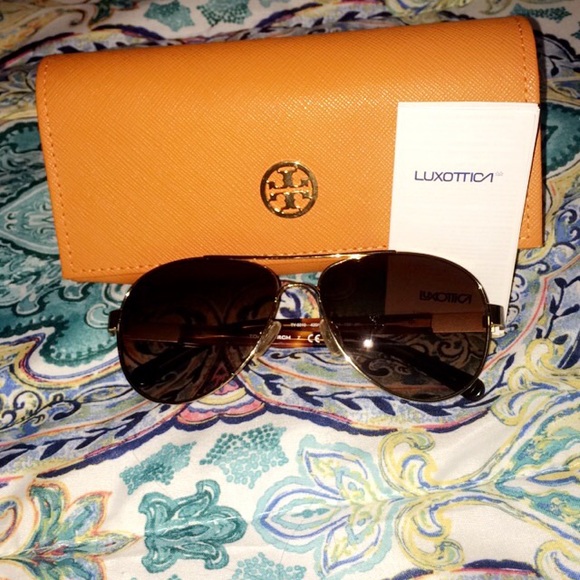 Tory Burch Accessories - ✅ SOLD ❗️Tory Burch Aviator Sunglasses