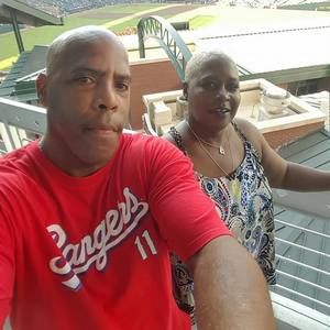 Meet your Posher, Lora