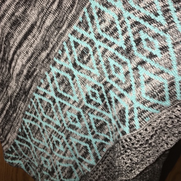 High Low Cardigan - Picture 2 of 3