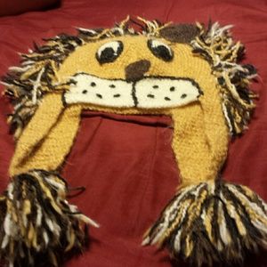 Lion hat