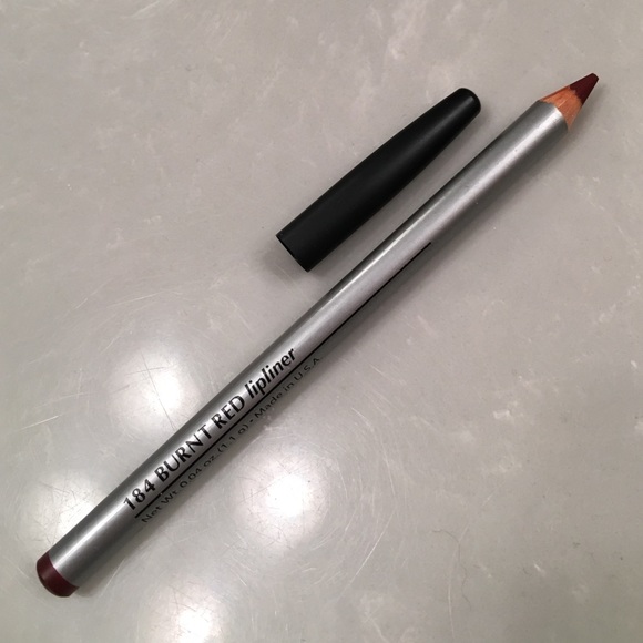 Lip liner 184 Burnt red