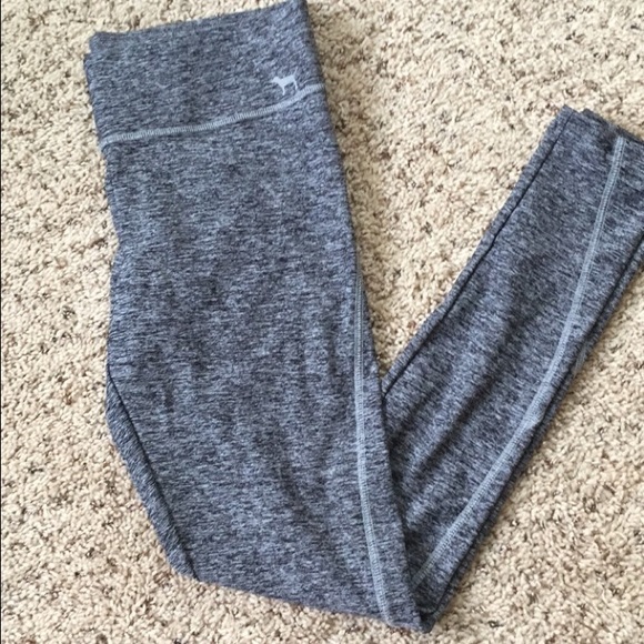 VS PINK leggings.