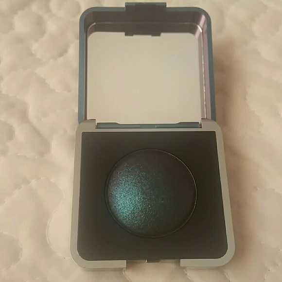 Lise Watier Aurora Iridescent Eyeshadow in Teal