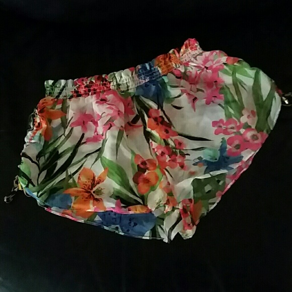 Victoria's Secret floral cover-up shorts, size S