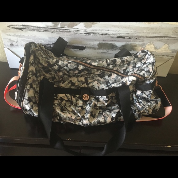 LuLulemon gym bag