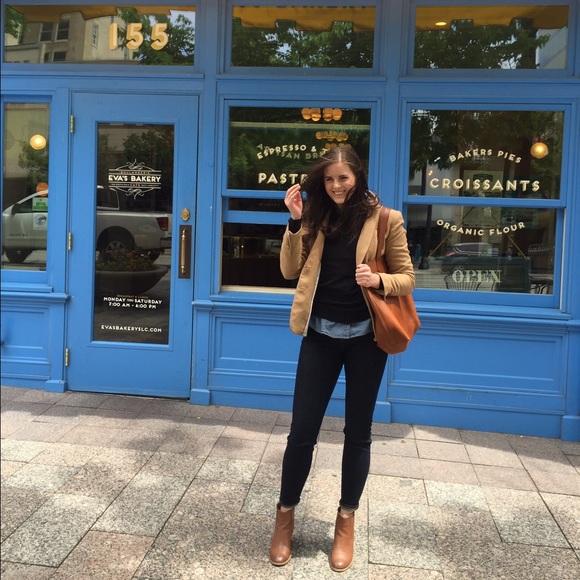 Meet your Posher, Audrey - Picture 2 of 4