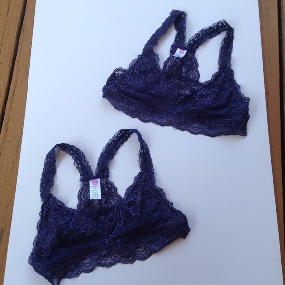 NWOT Navy Lace Bralette - Picture 3 of 3