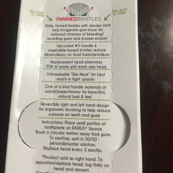 Radius Travel Toothbrush with (1) brush refill. - Picture 2 of 4