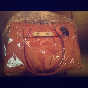 Brand new * Coach 'swagger' bag