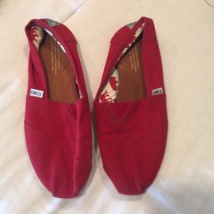 Red Toms. Gently used.