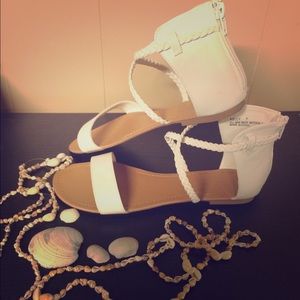 Sandals !! 🐚🌴☀️