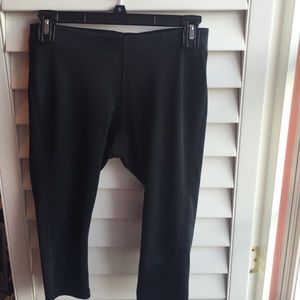 Cropped yoga pants