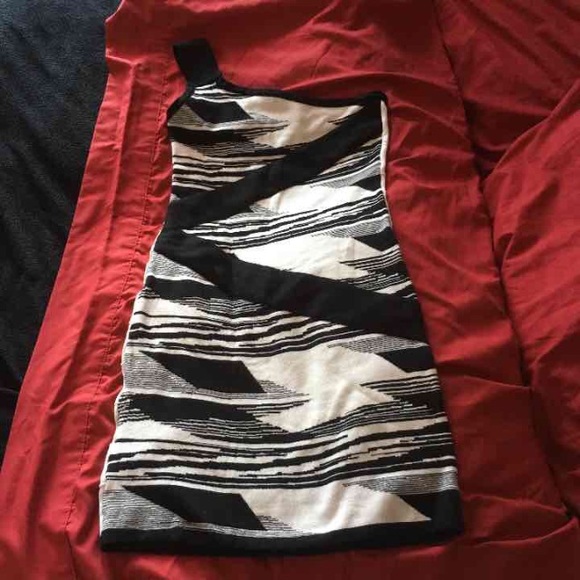 Lightweight knit body con dress