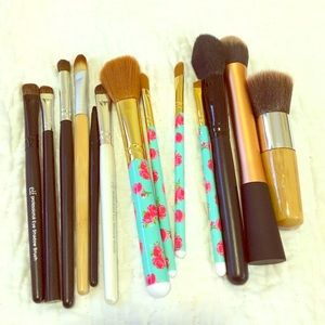 Lot of used brushes