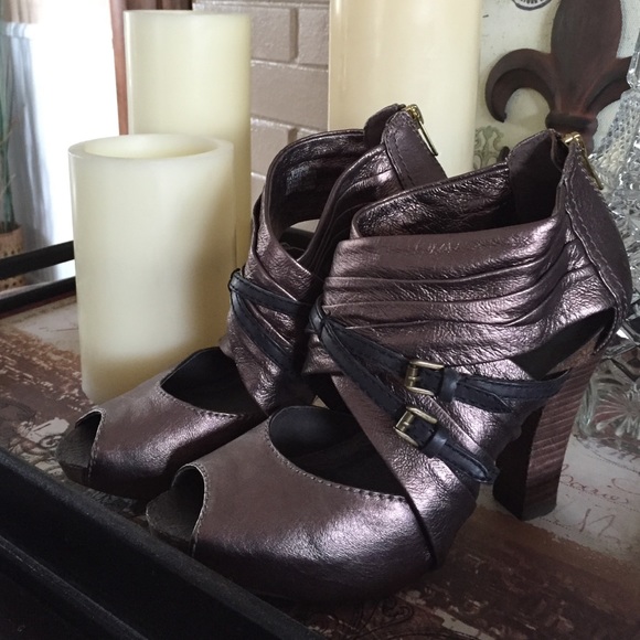 Apepazza Lisbona Size 8 Heels. Soft Bronze Leather