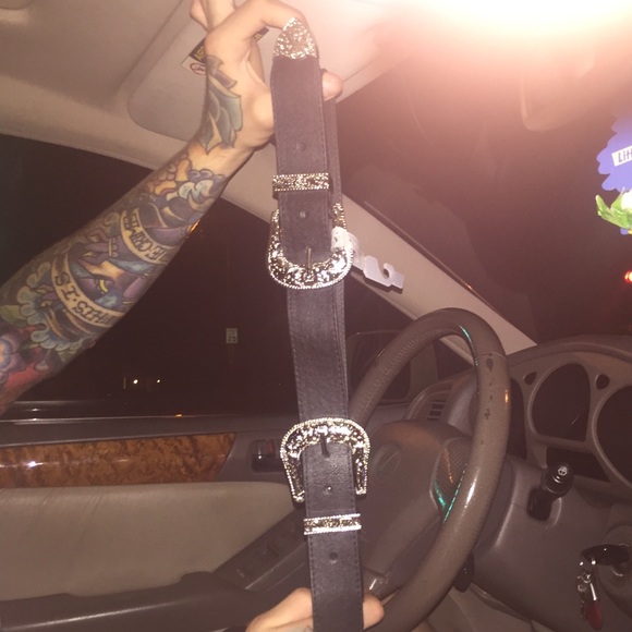 Available - Picture 3 of 4