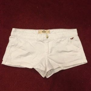 White Hollister shorts