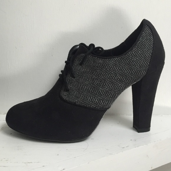 Black close toed heels by XOXO.